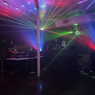 djs and laser lights