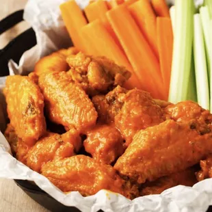 buffalo wings with carrots and celery