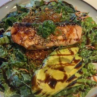 Grilled Salmon Salad