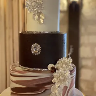 Marbled wedding cake