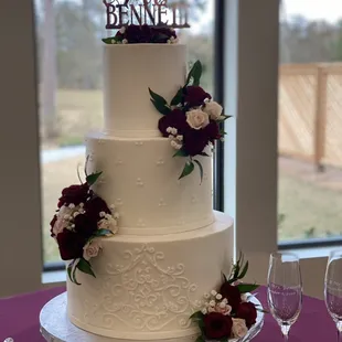 Classic wedding cake