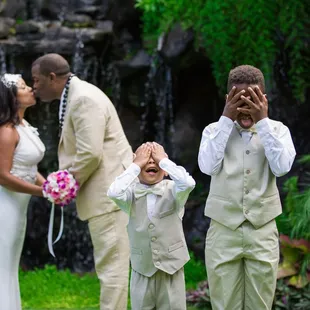 Vow renewal at Pukalani Falls