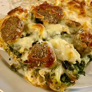Wedding Soup pizza: White pizza with chicken, mushrooms and spinach
