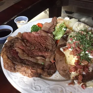 Our prime rib takeout plated at home.