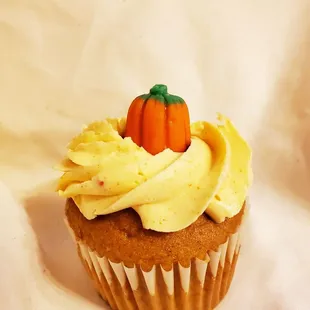 a pumpkin cupcake