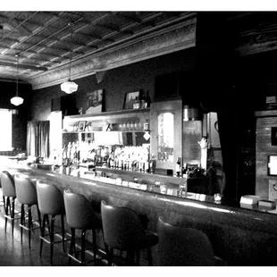 Weegee&apos;s Lounge