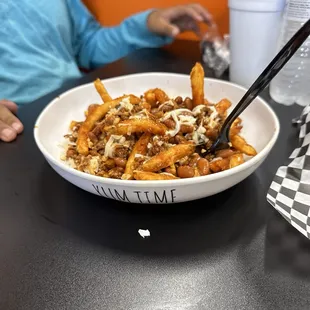 Chili cheese fries