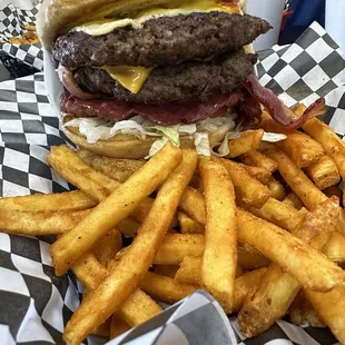 Weekend dreams burger combo