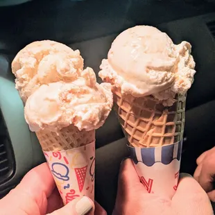 Apple crisp &amp; banana pudding Ice cream cones