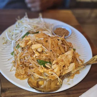 Chicken pad thai