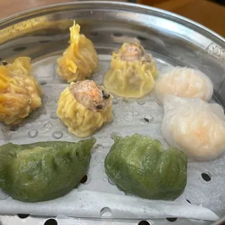 5. Wei Lai Dimsum Platter (8) 5. (8)