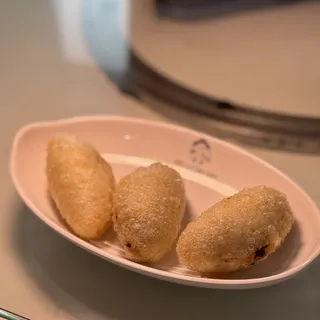 20. Fried Crystal Dumpling (3) 20. (3)