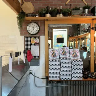 This pizza is great but the staff is even better!!!