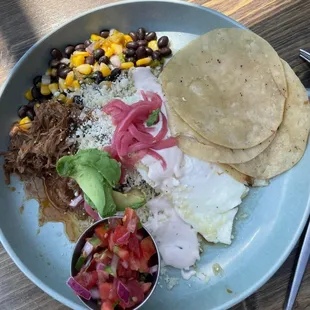 Carnitas con Huevos