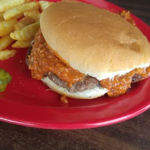 Canned chili dog chili on the deluxe chilli cheese burger. One bite and had to stop.