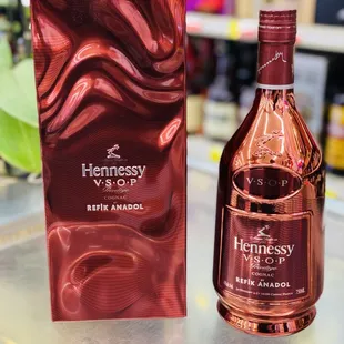 Hennessy V.S.O.P Refik Anadol bottle.