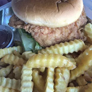 Crispy chicken sandwich