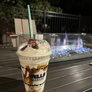 Caramel cheesecake milkshake