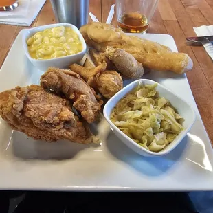 Fried chicken with cabbage and mac n cheese