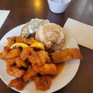 Lemon Chicken, ordered without veggies.. lunch special was $10.99 soda was $1. Good deal