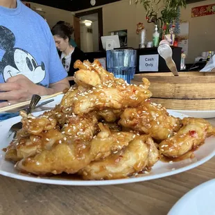 Crispy Honey Sesame Chicken ()