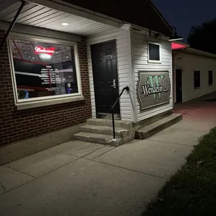 Don't let the quiet and size fool you!  Wendelin is good food, good drink and good times!