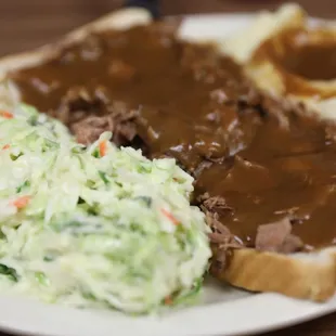 Country cooking at Wendell Smith&apos;s Restaurant in Nashville, TN. Roast beef sandwich, cole slaw, souther food.