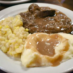 Southern cooking at Nashville&apos;s old meat and three, Wendell Smith&apos;s Restaurant.