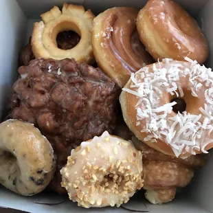 At 2 pm I expected the donuts to be rock hard, but they weren&apos;t. I was pleased.