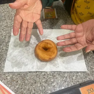 Full of oil and tastes like rancid oil