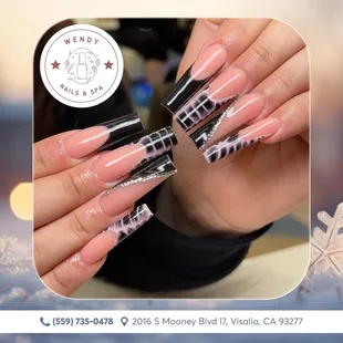 Black nails are the ultimate winter statement!  A classic color that&apos;s always in style, no matter the season.