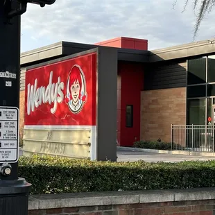 The sign says $3 breakfast.  Trying to appeal to morning guests but can't break 100.00 bill.   And the dining room is closed till 9am.