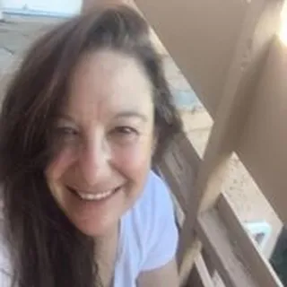 Jo L.