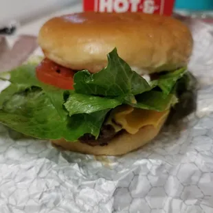 Cheeseburger, single patty