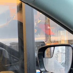 How Wendy's employees wear masks