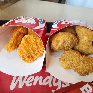 4 piece chicken nuggets, spicy on the left and regular on the right ($1.99/4-pcs). The regular was better because it was fresher. 9/16/2023