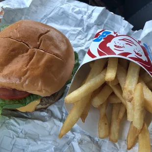 Din din for me Jr. Cheeseburger &amp; French Fries