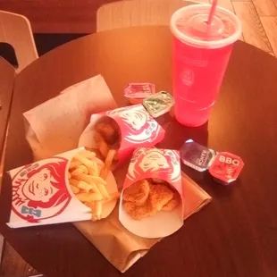 Spicy &amp; crispy chicken nuggets combo