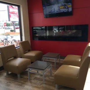 Fireplace &amp; TV lounge with WiFi