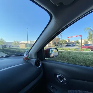 Wendy&apos;s drive through lane