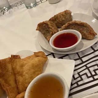 4 Pieces Crab Rangoon Dinner