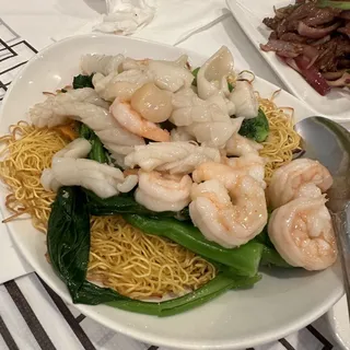 Seafood Chow Mein Dinner