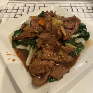 Marinated Beef with Chinese Green Vegetable Dinner