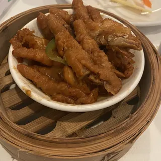 Steamed Chicken Feet w/ Peking Sauce