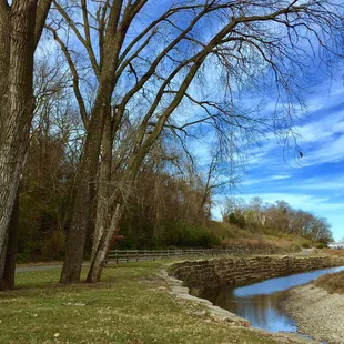 Pretty view inside of the park.  Walking/biking trail is short (to me).  11/24/2017