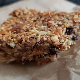 Power bar, vegan by default ($3.75). Really tasty and fresh, but crumbly.