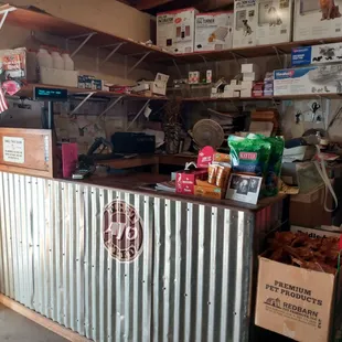 Behind this desk registers greatness.