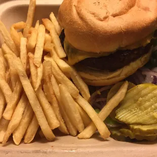Crowne cheeseburger