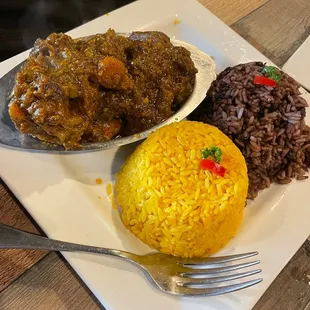 Oxtail, rice and rice and beans
