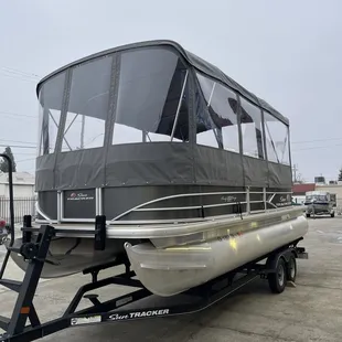 Canvas pontoon enclosure